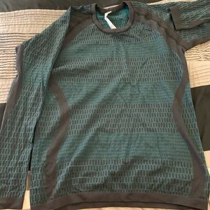 LULULEMON workout top